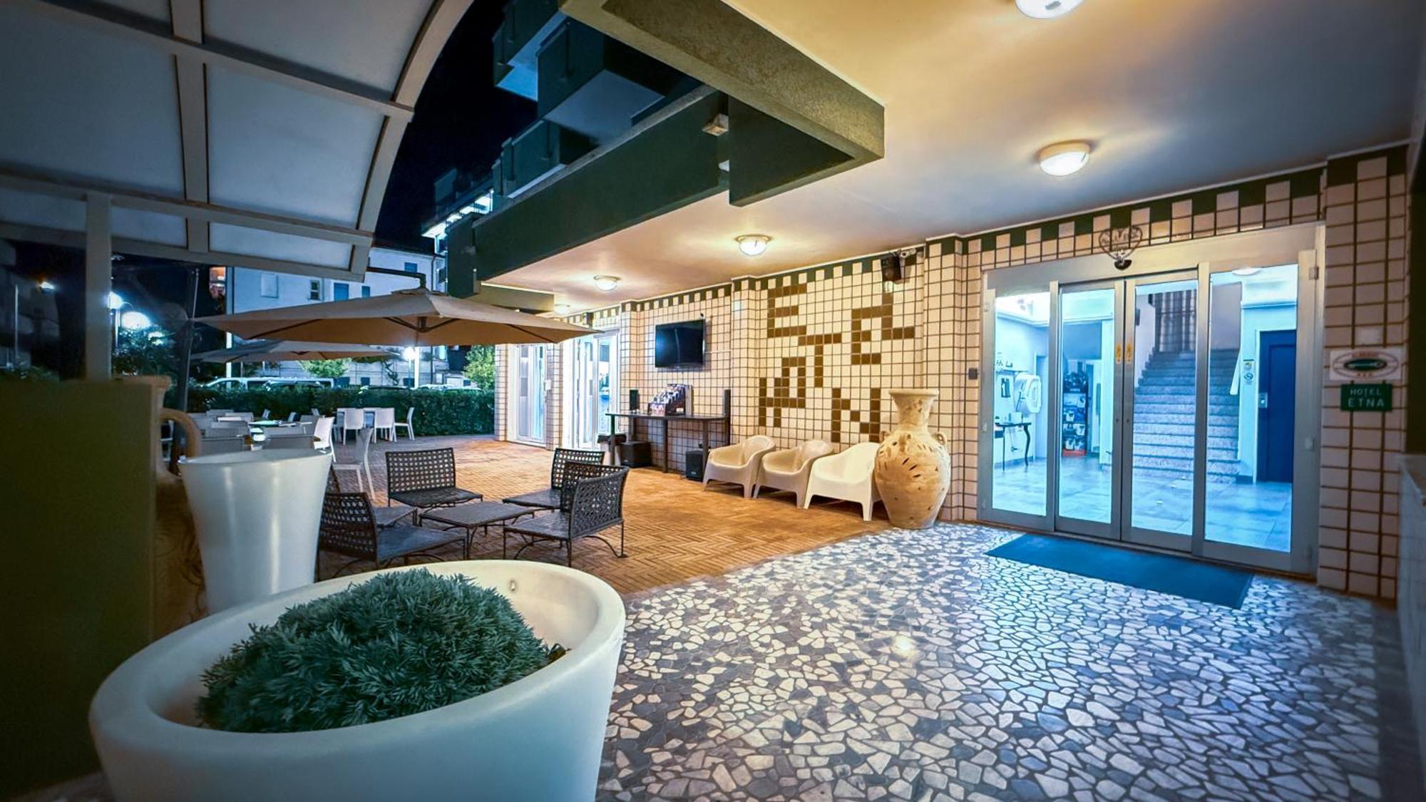Hotel Etna - Nuova Gestione Romagnola All-Inclusive Spiaggia Parcheggio Riccione Kültér fotó